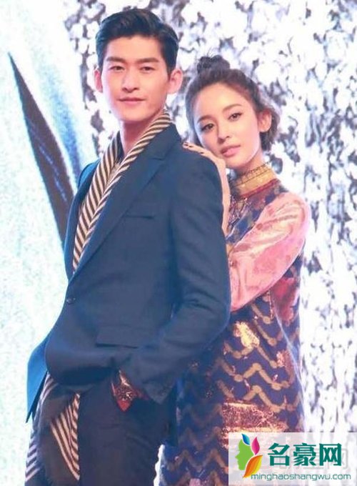 古力娜扎的男朋友是谁 古力娜扎张翰吻照