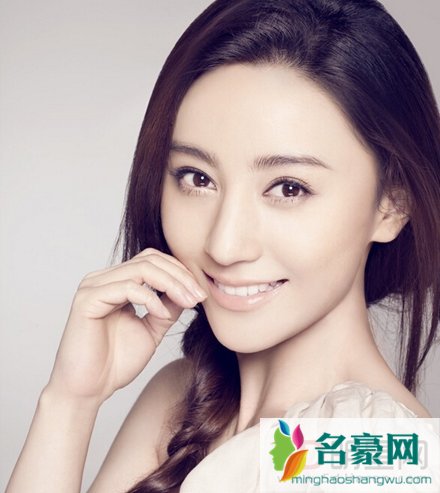 女神周庭伊个人资料经历 周庭伊年龄多大了