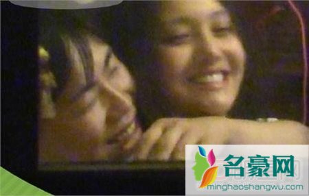 郑爽胡彦斌热恋亲吻图片 郑爽和胡彦斌拥吻视频照片