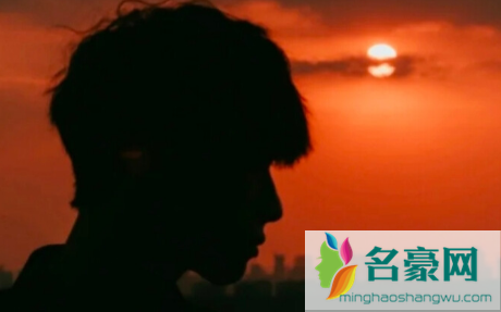 喜欢上一个比自己矮的男生怎么办3