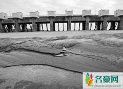 1954长江断流事件，全村人鬼压床导致江水凭空消失