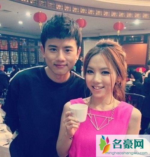 张杰谢娜小三邓紫棋 张杰邓紫棋暧昧接吻谢娜