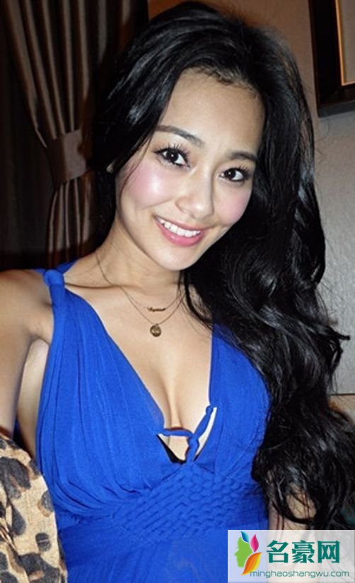 王思佳前男友是谁 王思佳妈妈年轻照片 