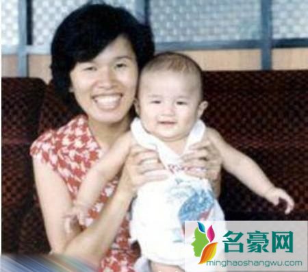 周杰伦什么时候出生 周杰伦小时候照片