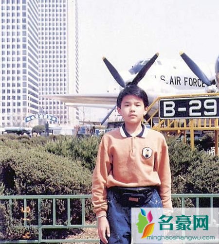 周杰伦什么时候出生 周杰伦小时候照片