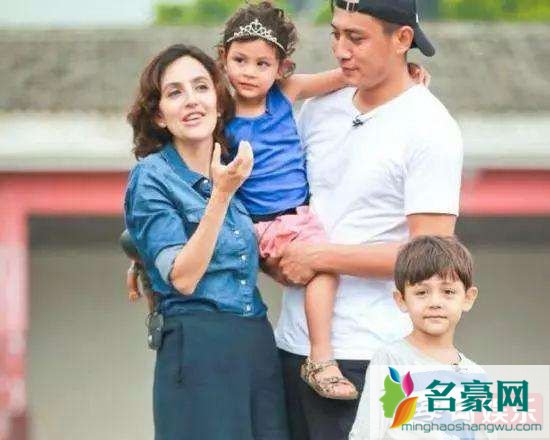 刘烨现在有几个孩子 刘烨的孩子都是多大了?