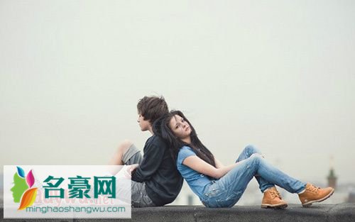 男人暗恋女人的表现有哪些