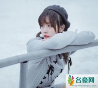 我和漂亮女老师关系不一般，当年爸爸犯的错让家庭