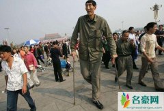 世界第一高人5米9的人（据说在中国-假的）
