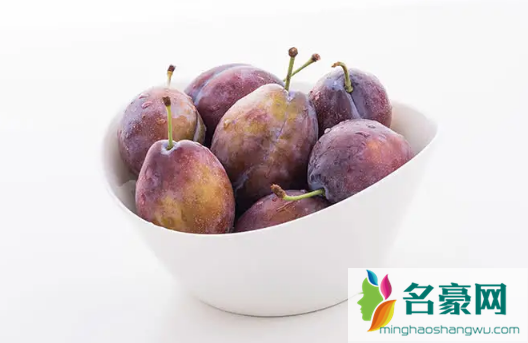西梅熟了是硬的还是软的1