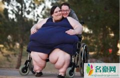 世界第一胖女人（苏珊娜·埃曼重1450斤相当于一头大
