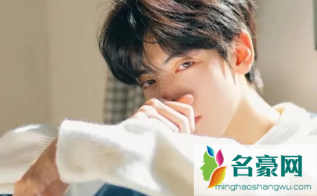 如何挽留男朋友坚定的分手1