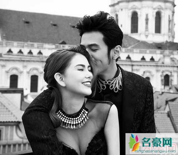 周杰伦和昆凌夫妇低调逛市场