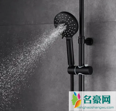 花洒断在软管里自己怎么更换3