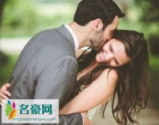 已婚女人暗恋你的举动，已婚女人哪些举动说明已对