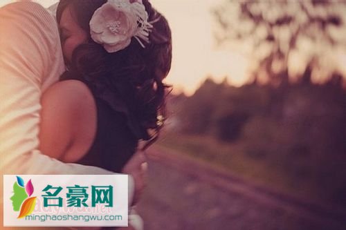 已婚女人爱男人的表现