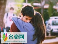 53岁男情人爱我的表现有哪些，已婚男情人动心后的