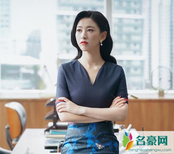 精英律师栗娜扮演者
