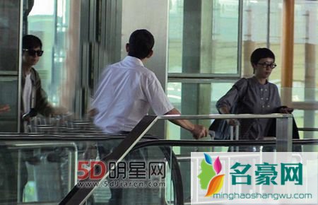 何炅的老婆照片王菁 何炅的老婆儿子照片