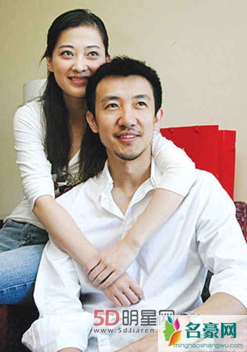 李小冉与导演鄢颇 李小冉老公鄢颇照片