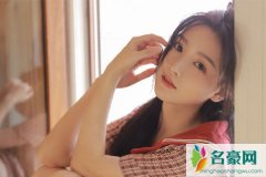 适合发朋友圈简单干净的句子（年少轻狂，幸福时光