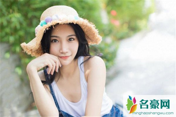 空间暖心留言八个字朋友