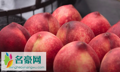 吃血桃要削皮吗3