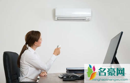 夏天空调往上吹省电还是往下吹省电1