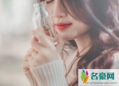 分手后女人后悔的表现，要不要主动联系就看你了