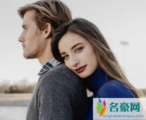 女人有了外遇是啥表现