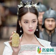 凤唳九天姚莫心喜欢谁 夜鸿奕和夜君清谁是她的命