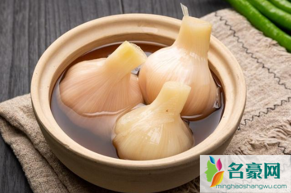 大蒜冰糖水的功效与作用1