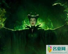 沉睡魔咒玛琳菲森翅膀怎么又长出来了 她是如何做