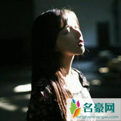 女闺蜜男朋友来我家住