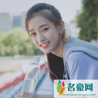 和女友约会她总带着闺蜜