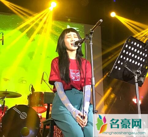 张嫮目和张三弥是什么关系