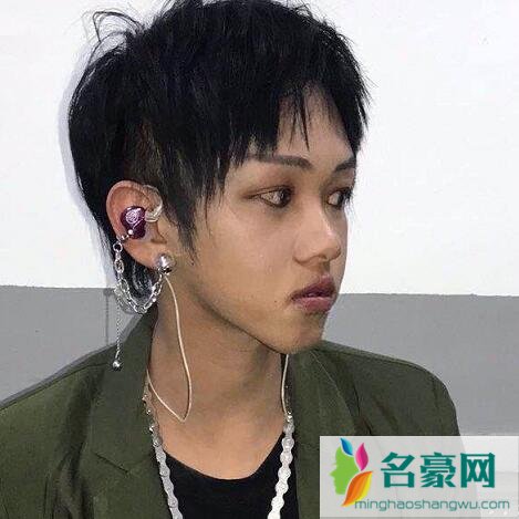 张嫮目和张三弥是什么关系
