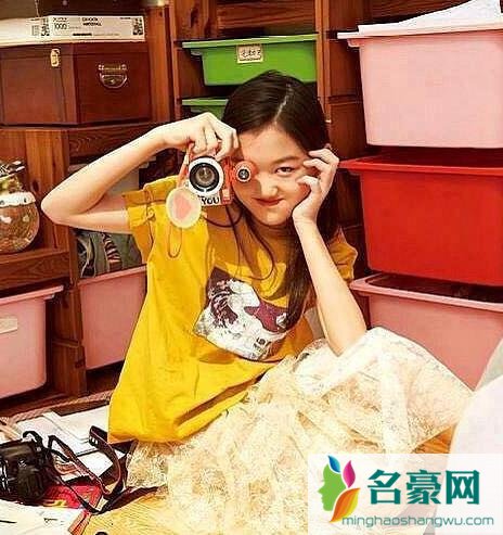 李嫣否认逛街两小时花十万