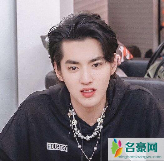 秦牛正威和吴亦凡到底怎么回事