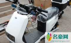 电动车显示满电一拧就三格跑起来又恢复 电动车在