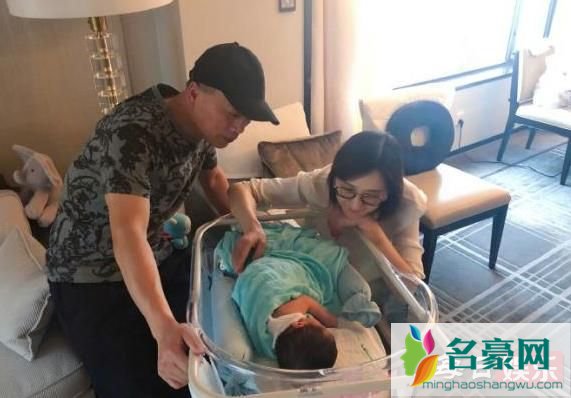 姜潮结婚了吗 姜潮和妻子麦迪娜是怎么认识的?