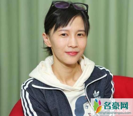 papi酱怀孕是真的吗 papi酱是谁 她怀孕多久了?