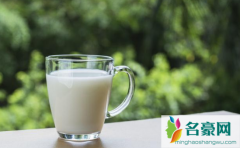 水牛奶和纯牛奶有什么区别 水牛奶和纯牛奶哪个更