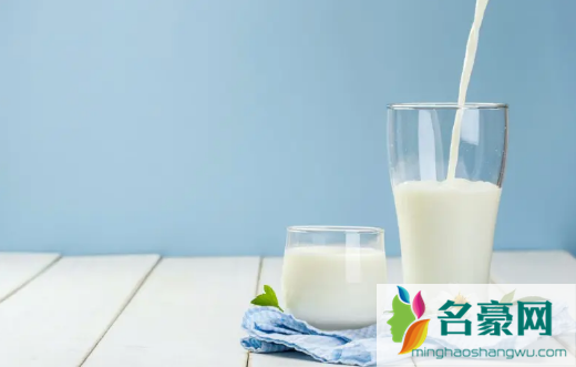 水牛奶和纯牛奶哪个营养价值高1