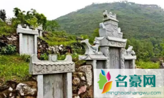 墓碑上刻什么图案好 坟墓立碑大点还是小点