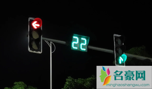 跟大货车后面看不到误闯红灯要扣分吗3
