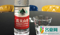 矿泉水为什么越喝嗓子越干 嗓子干有异物感是怎么