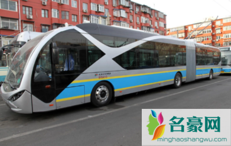 2023武汉春节期间公交车正常运行吗2