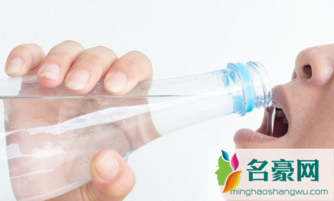 多喝水多睡觉对新冠管用吗1