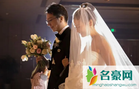 办一场婚礼10万够吗2